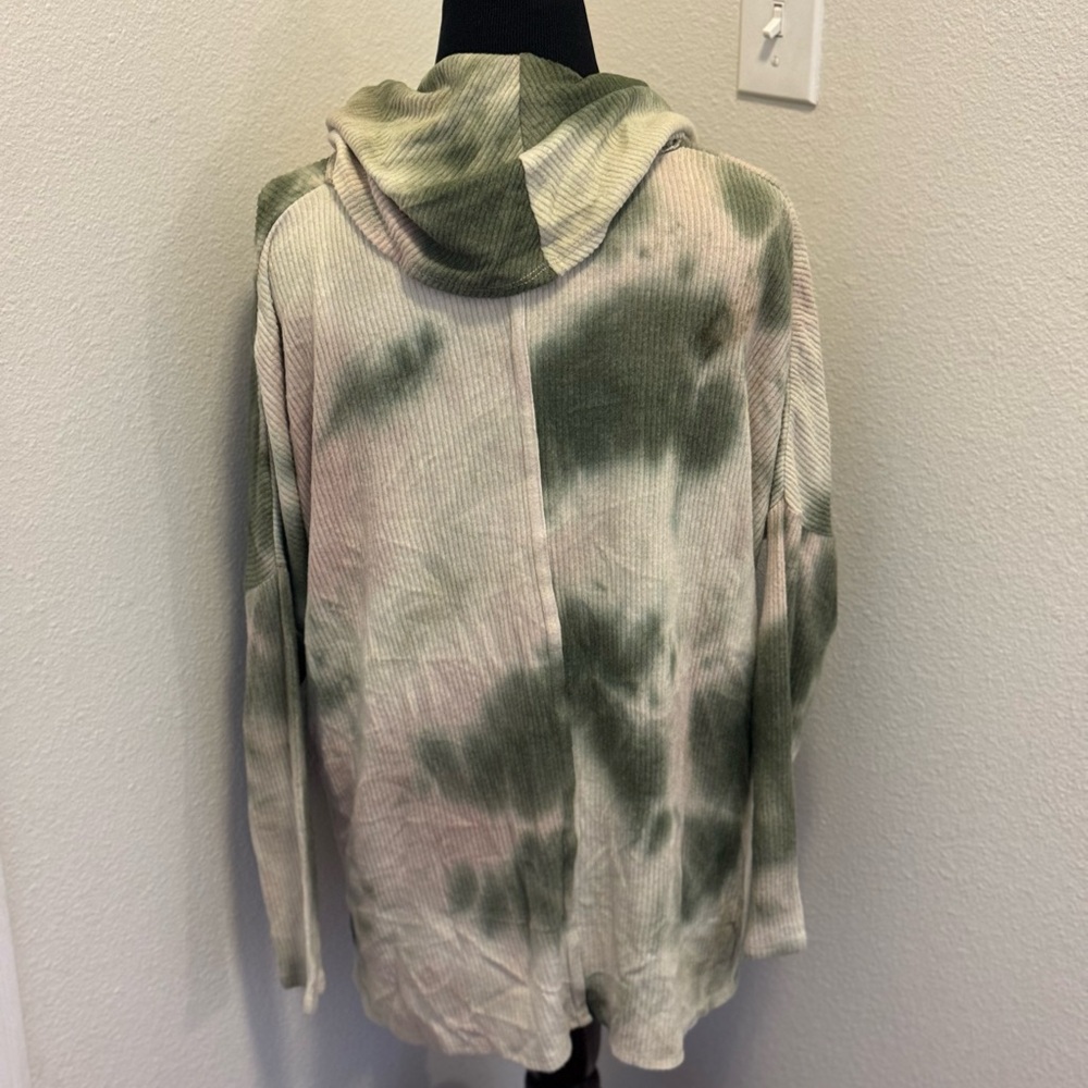 2 FOR $20 StatusChenault Oversized Cowl Neck Sweater Hi-Low Tie Dye Green XS NEW - Picture 7 of 11